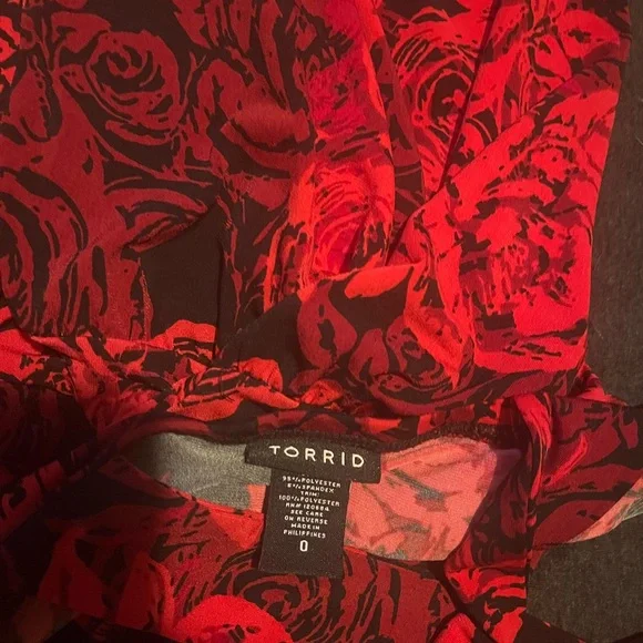 Torrid blouse size 0 - Picture 4 of 4